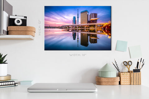 Canvas Print -  Sumida River, Tokyo Skyline, Japan #E0487