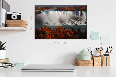 Impression sur toile - Waterall américain orné d'arbres d'automne colorés, Canada #E0574