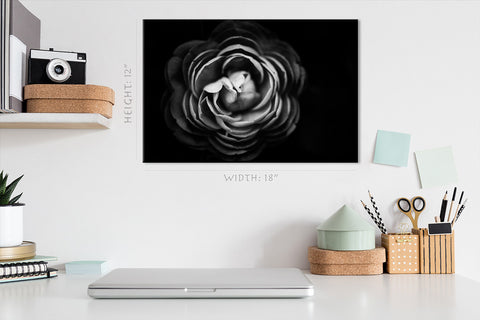 Canvas Print -  Abstract Flowers Black And White Background #E0798