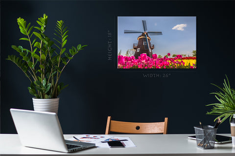 Impression sur toile - Champ de tulipes et moulin à bois #E0738