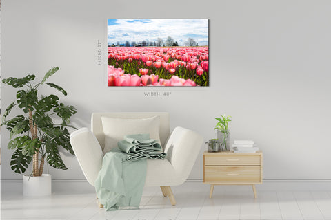 Impression sur toile - Champ de tulipes en fleurs au printemps #E0729