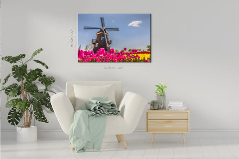 Impression sur toile - Champ de tulipes et moulin à bois #E0738