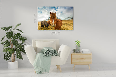 Impression sur toile - Chevaux dans les montagnes, Islande #E0892