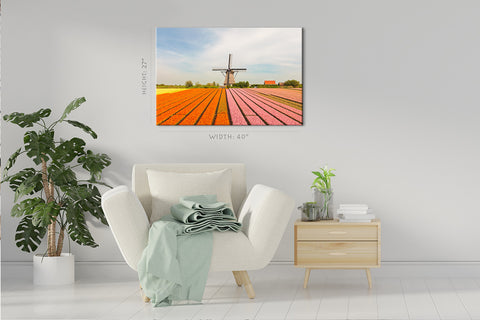 Impression sur toile - Champ fleuri de tulipes colorées et moulin à vent #E0741