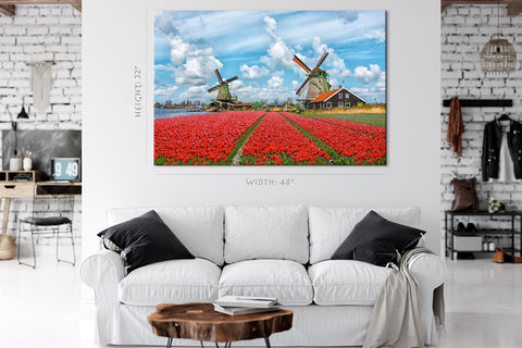 Canvas Print -  Field Of Red Tulips, Holland, Netherlands #E0751