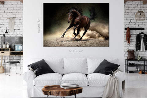 Impression sur toile - Cheval noir dans le désert de poussière #E0920