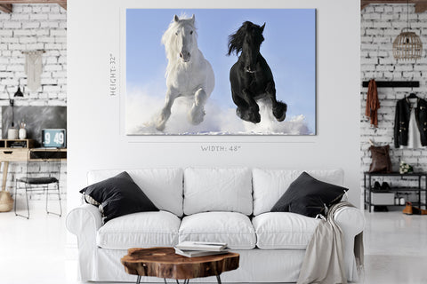 Impression sur toile - Chevaux blancs et noirs en hiver #E0912