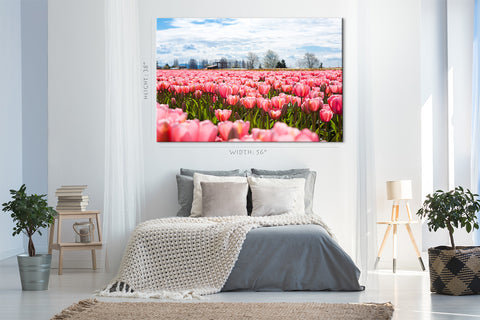 Impression sur toile - Champ de tulipes en fleurs au printemps #E0729