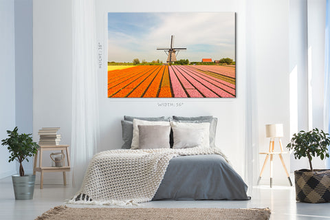 Impression sur toile - Champ fleuri de tulipes colorées et moulin à vent #E0741