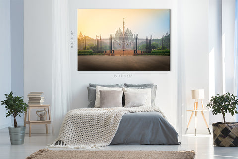 Canvas Print -  Gates Of The Parliament Building, New Delhi, India #E0454